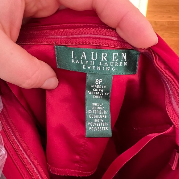 Ralph Lauren gown size 8P (fits 5’4”) - Picture 3 of 4